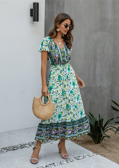 Vestido bohemio con flores y detalle de botones 