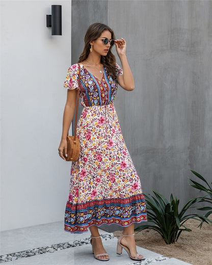 Vestido bohemio con flores y detalle de botones 