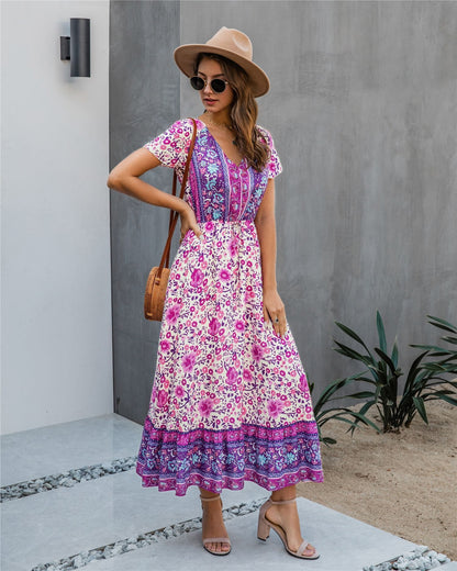 Vestido bohemio con flores y detalle de botones 