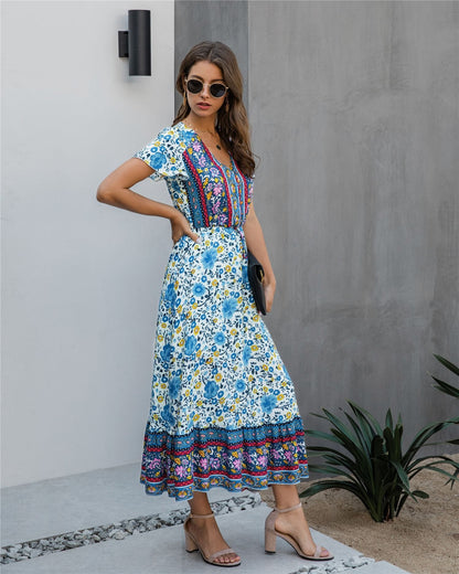 Vestido bohemio con flores y detalle de botones 