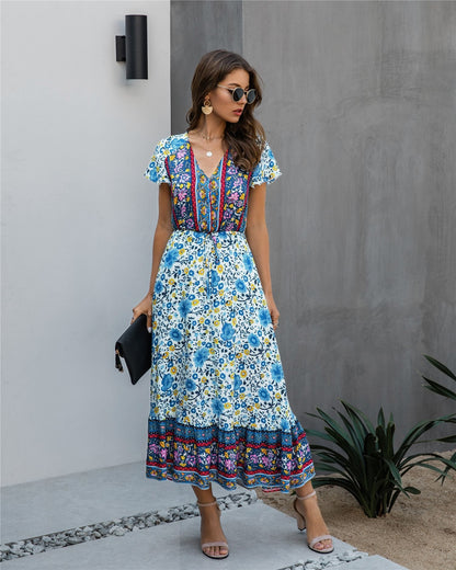Vestido bohemio con flores y detalle de botones 