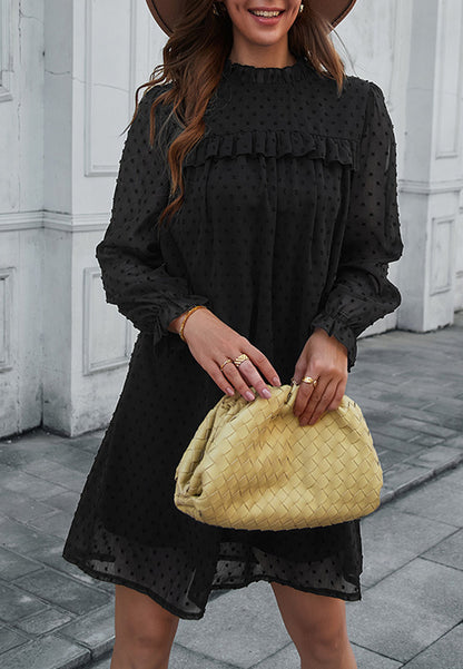 Vestido de lunares suizos con cuello con volantes