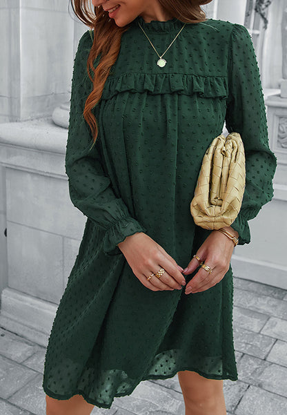 Vestido de lunares suizos con cuello con volantes