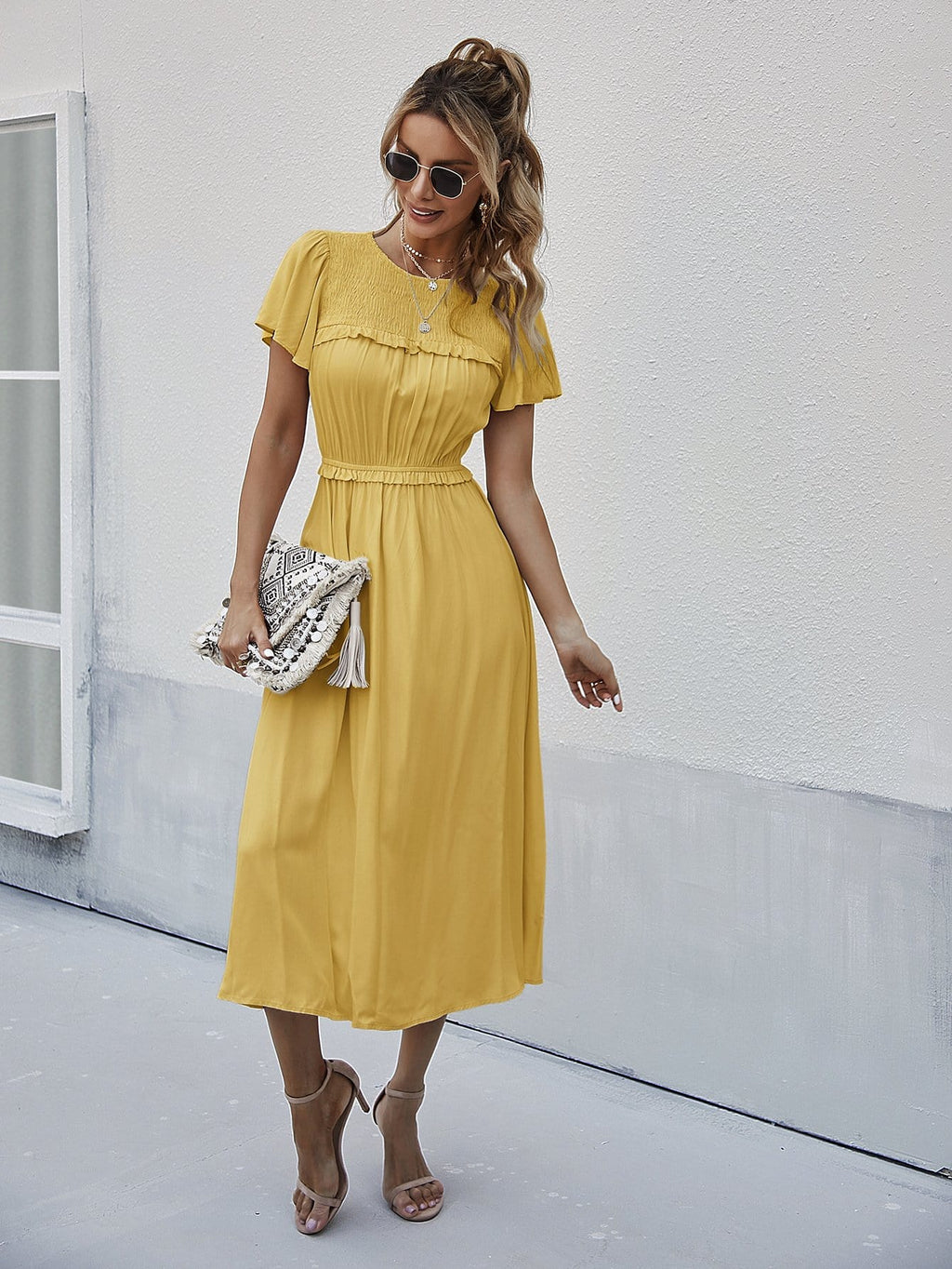 Vestido con cuello fruncido y mangas sueltas 