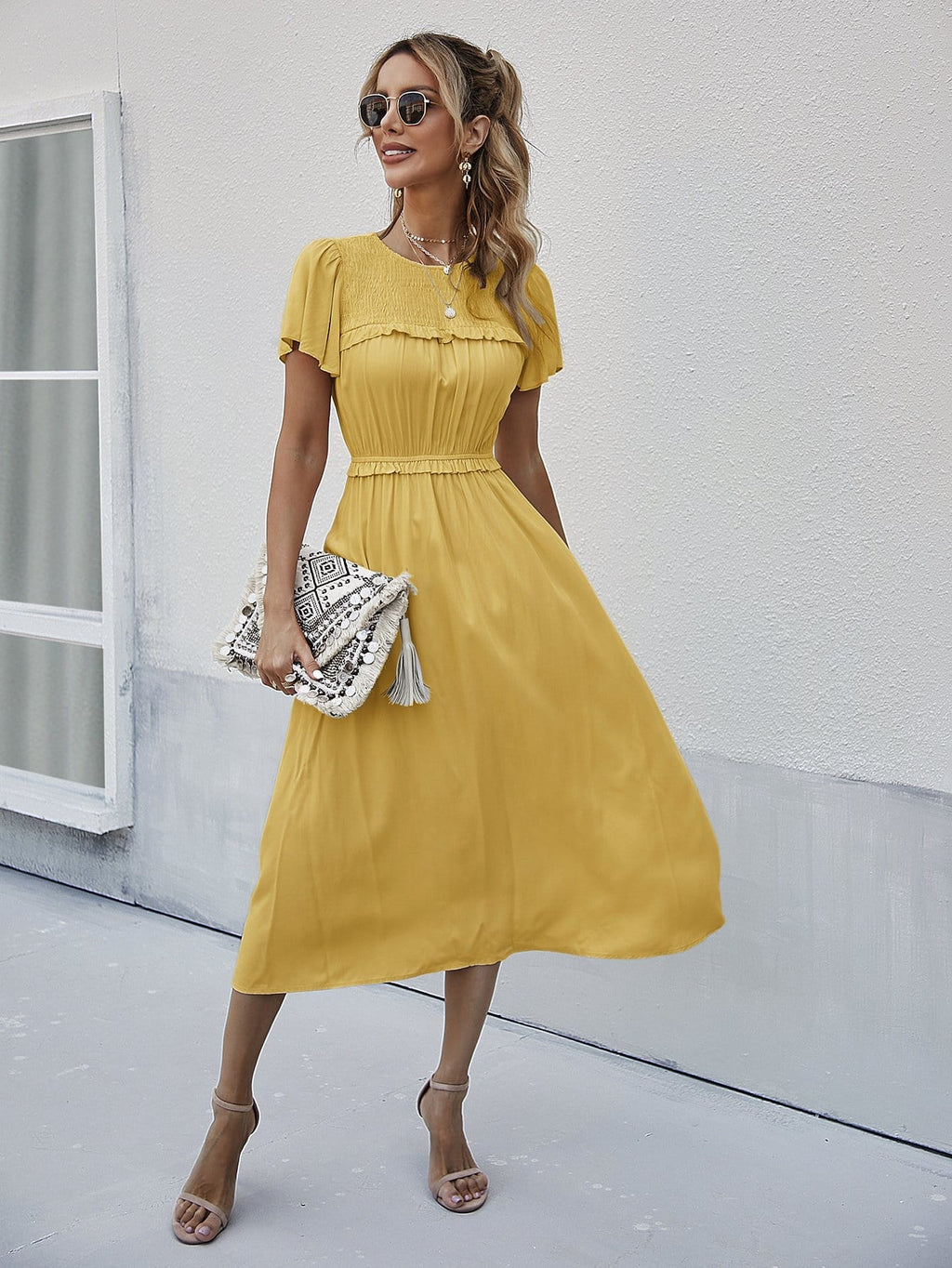 Vestido con cuello fruncido y mangas sueltas 