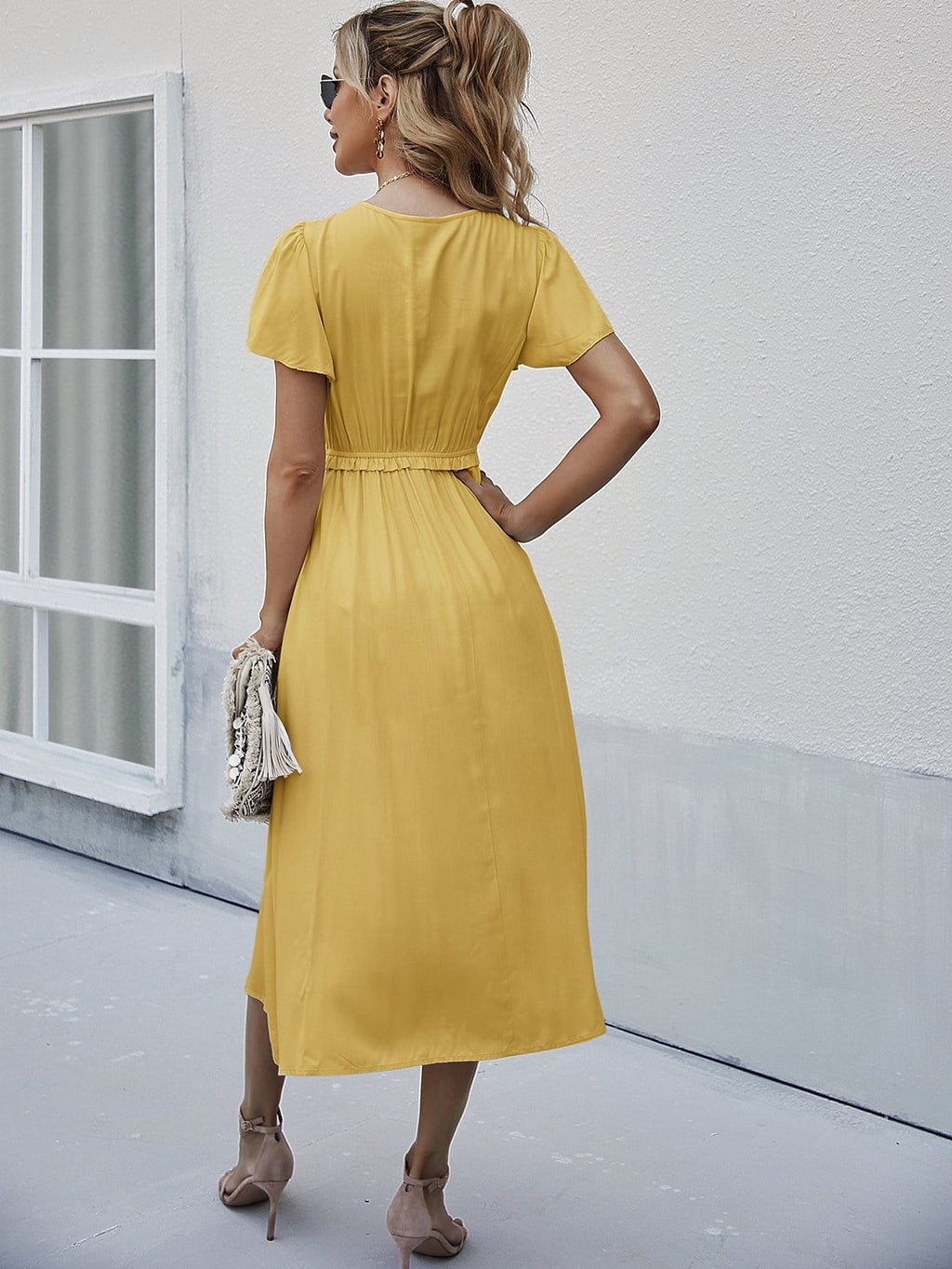 Vestido con cuello fruncido y mangas sueltas 