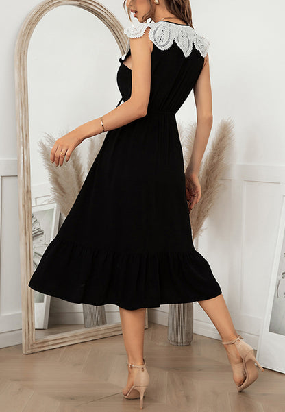 Vestido con mangas de encaje y cuello anudado