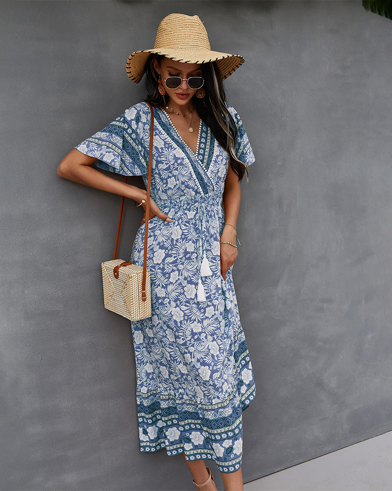 Vestido bohemio con estampado floral y escote cruzado