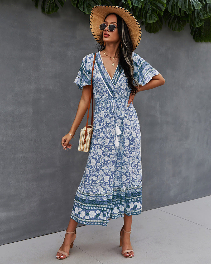 Vestido bohemio con estampado floral y escote cruzado