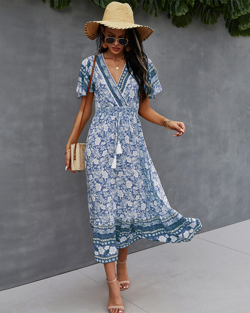 Vestido bohemio con estampado floral y escote cruzado