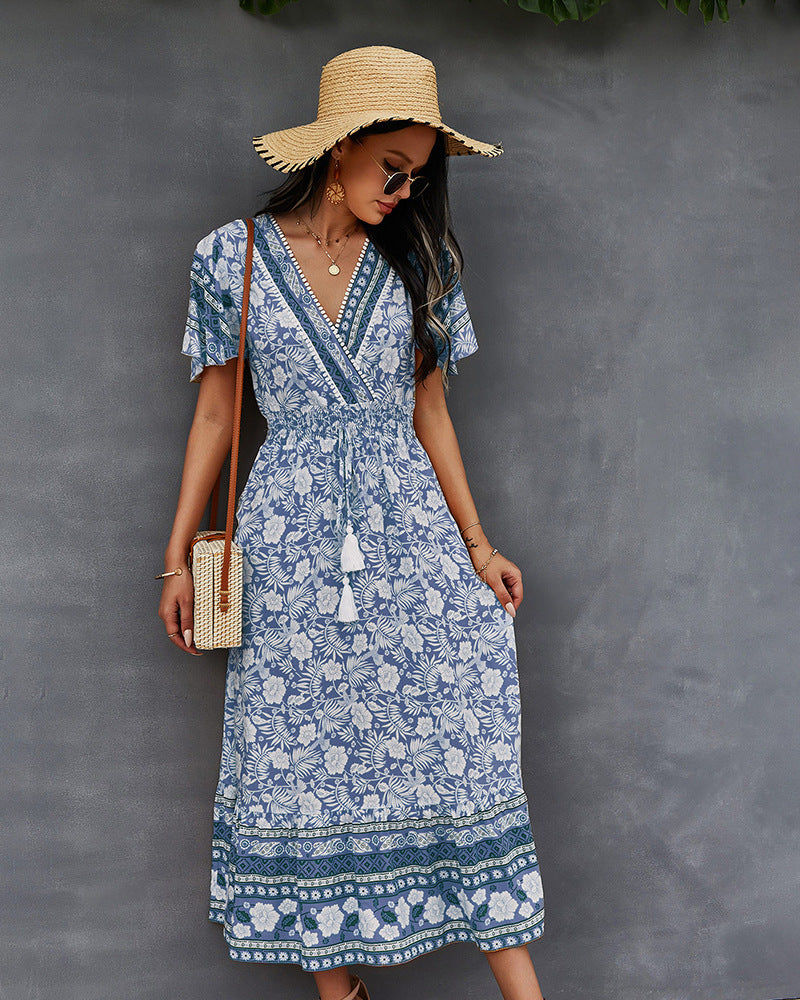 Vestido bohemio con estampado floral y escote cruzado