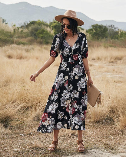 Vestido minimalista con estampado floral y botones