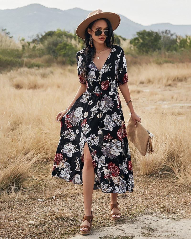 Vestido minimalista con estampado floral y botones