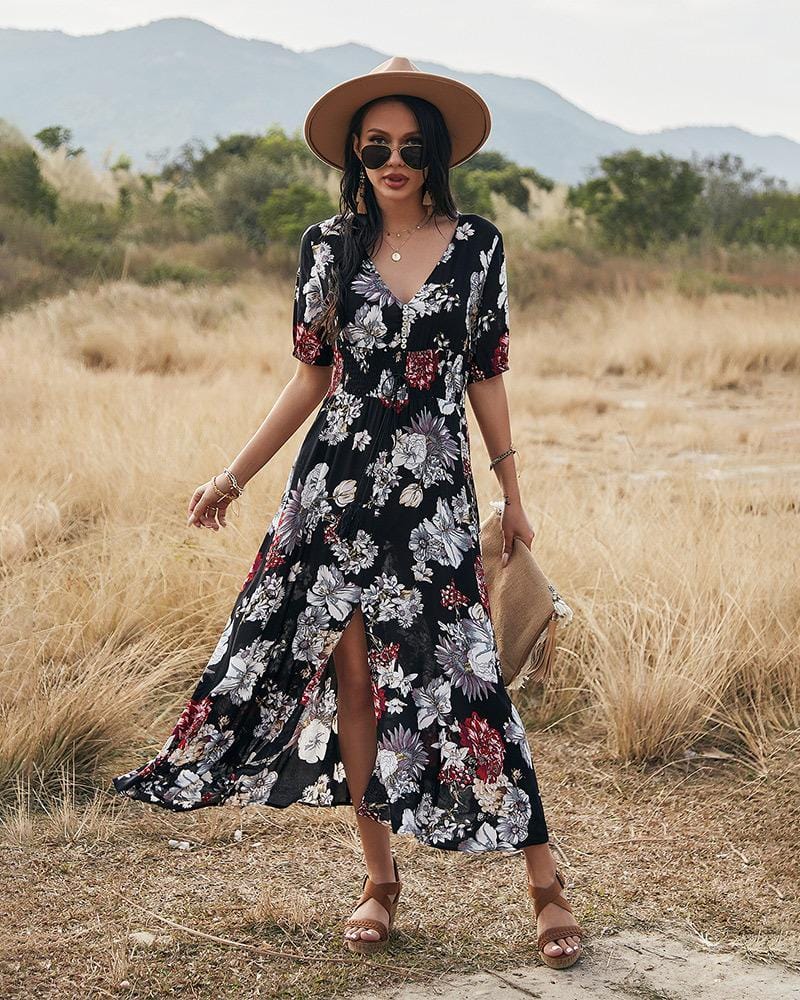 Vestido minimalista con estampado floral y botones