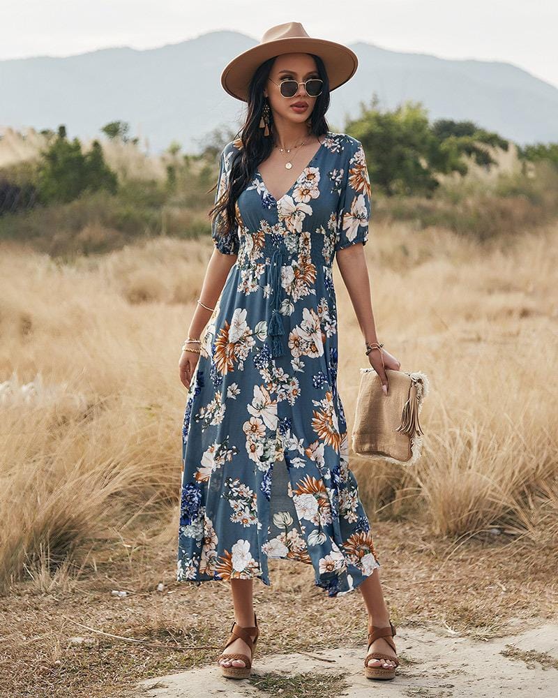 Vestido minimalista con estampado floral y botones