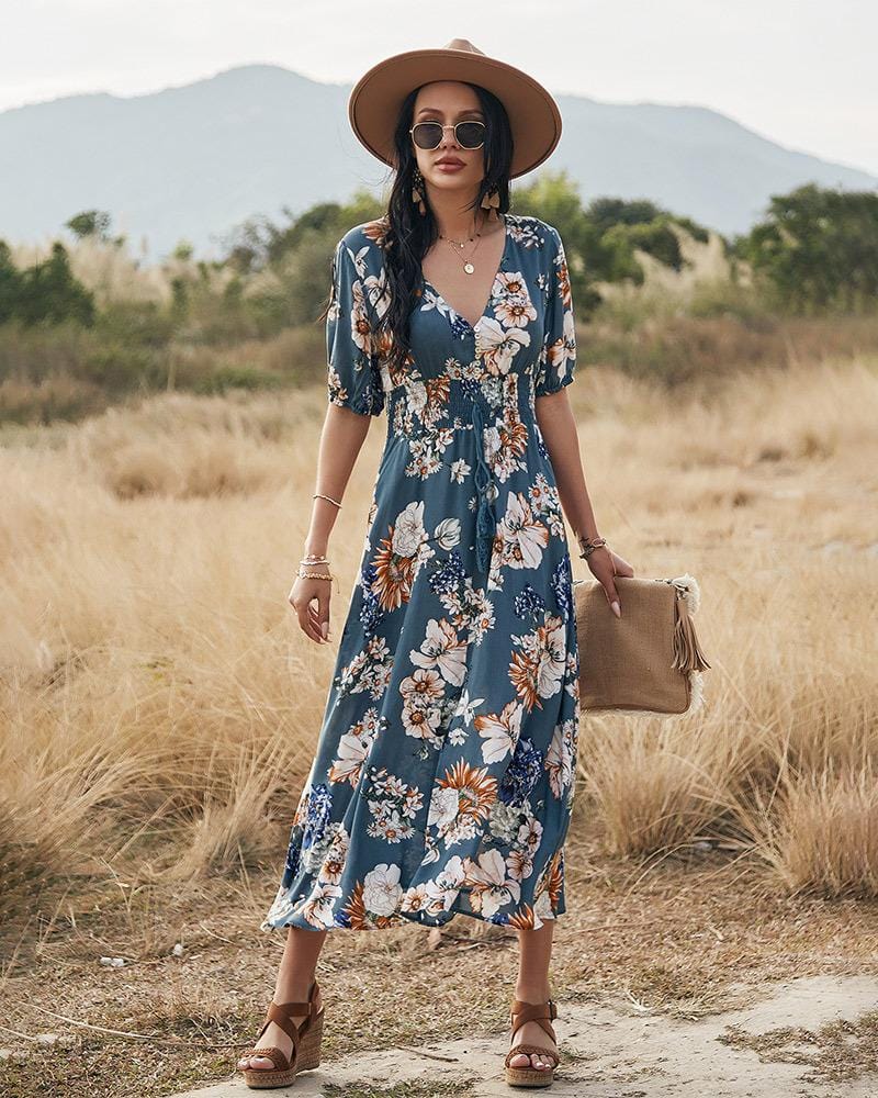 Vestido minimalista con estampado floral y botones