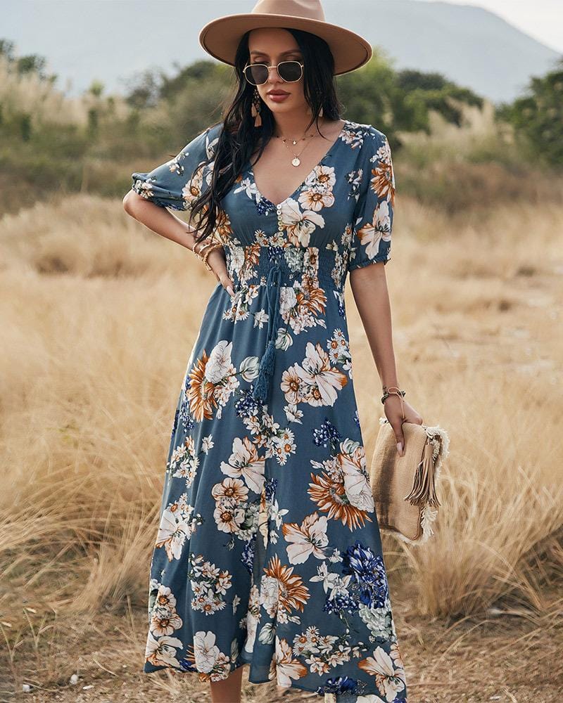 Vestido minimalista con estampado floral y botones