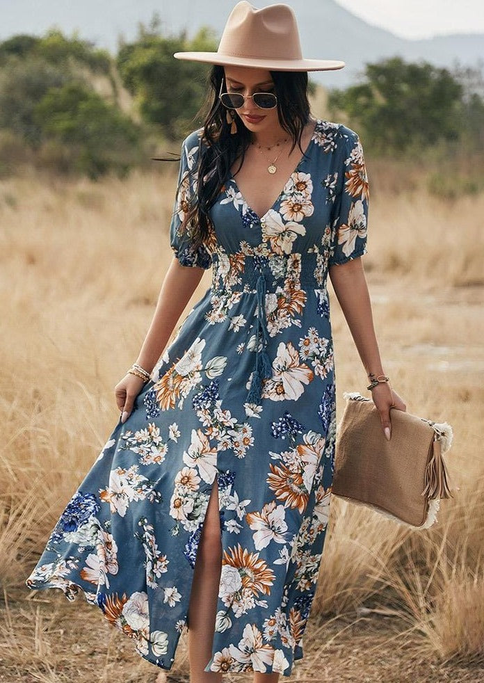 Vestido minimalista con estampado floral y botones