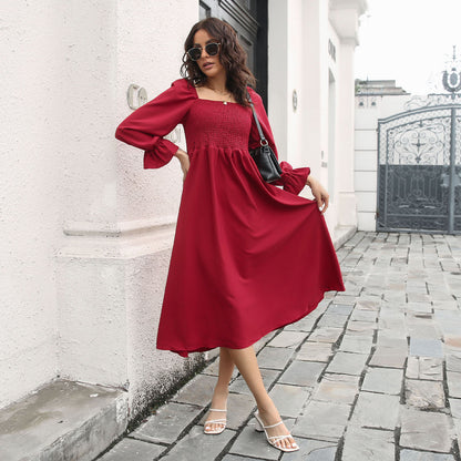 Vestido con escote cuadrado fruncido
