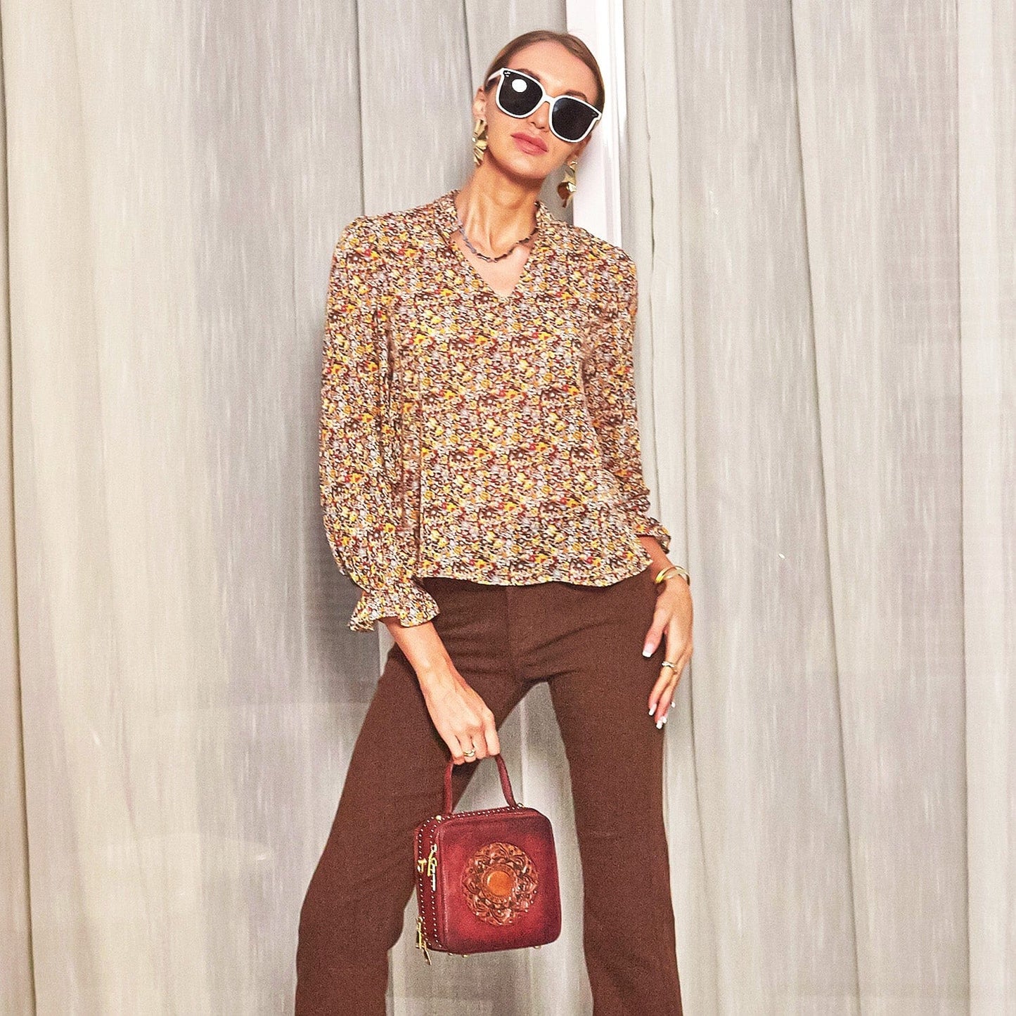 Blusa con estampado floral colorido