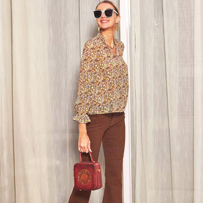 Blusa con estampado floral colorido