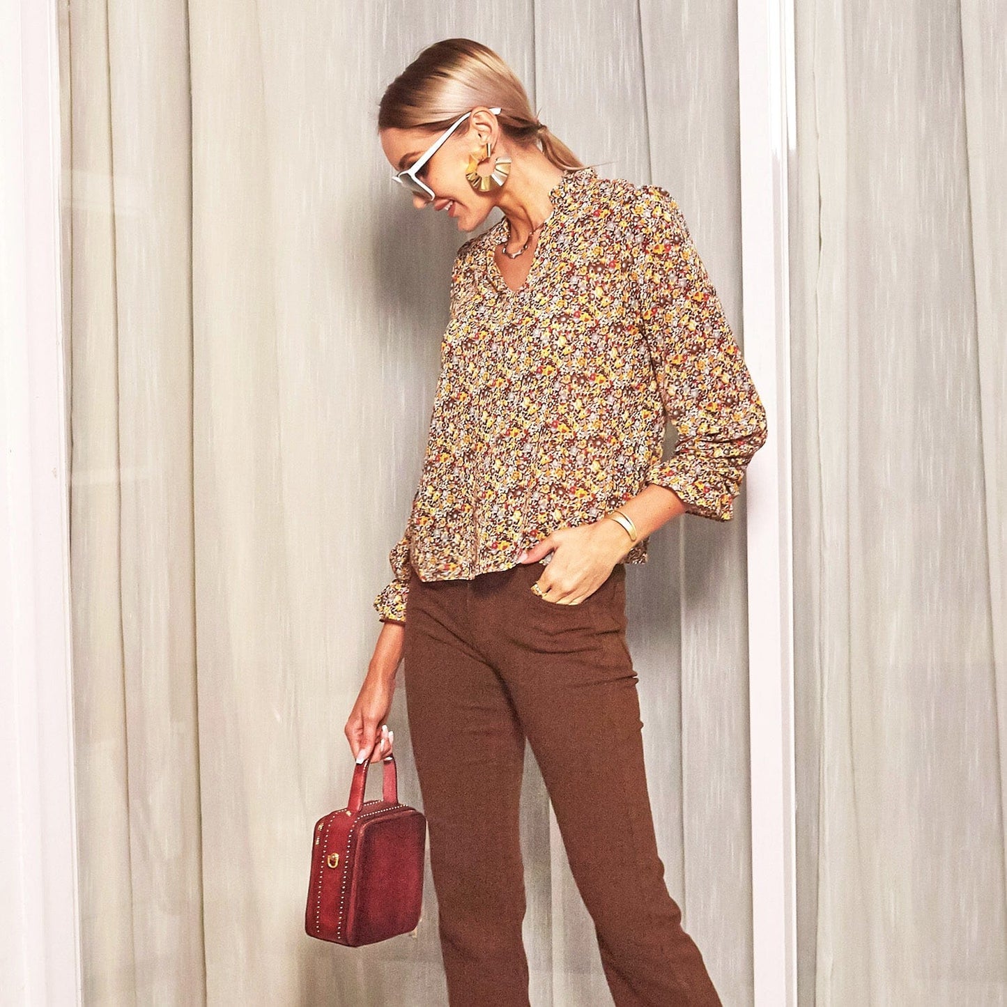 Blusa con estampado floral colorido