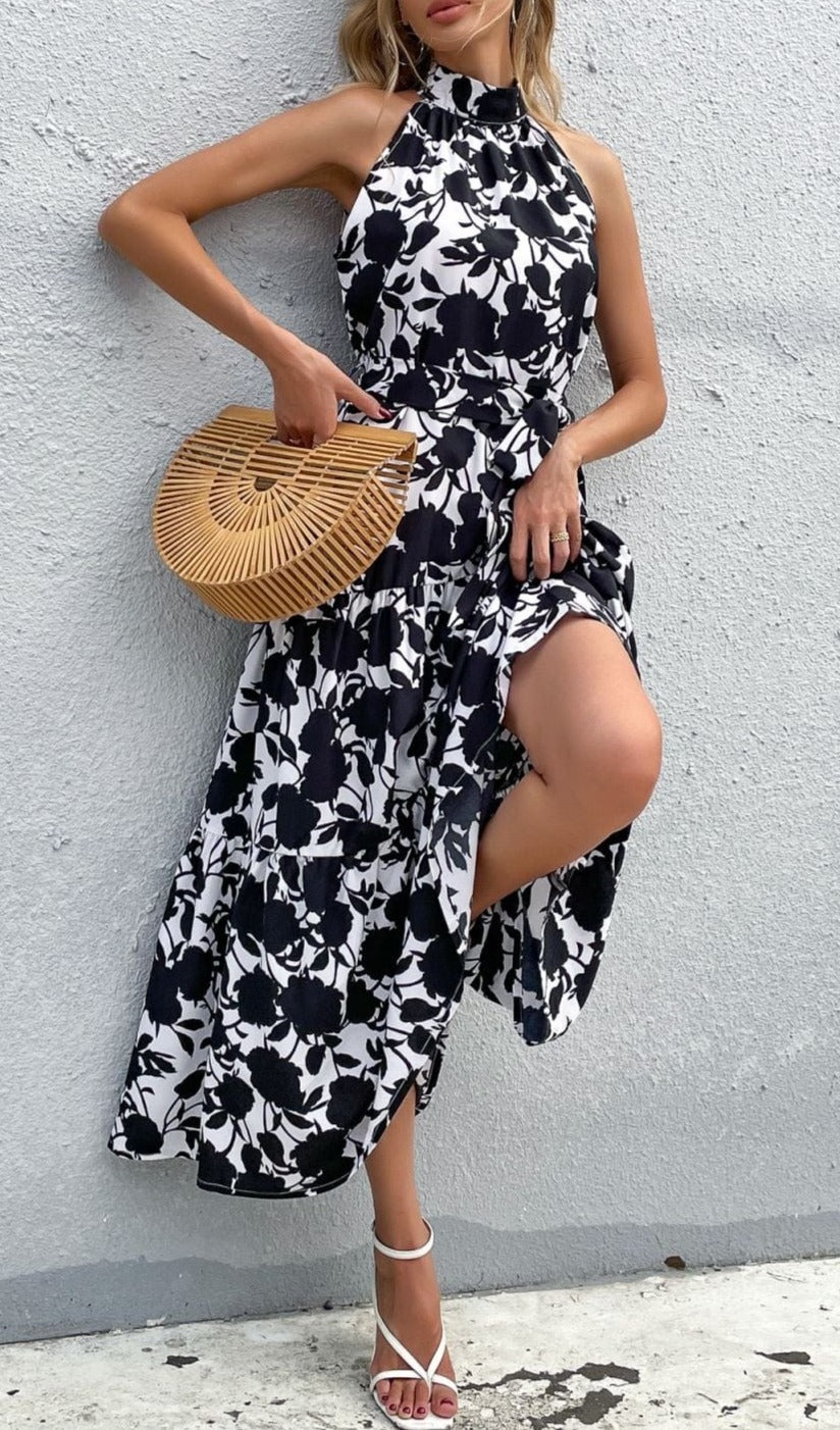 Vestido de verano con escote halter y capas 