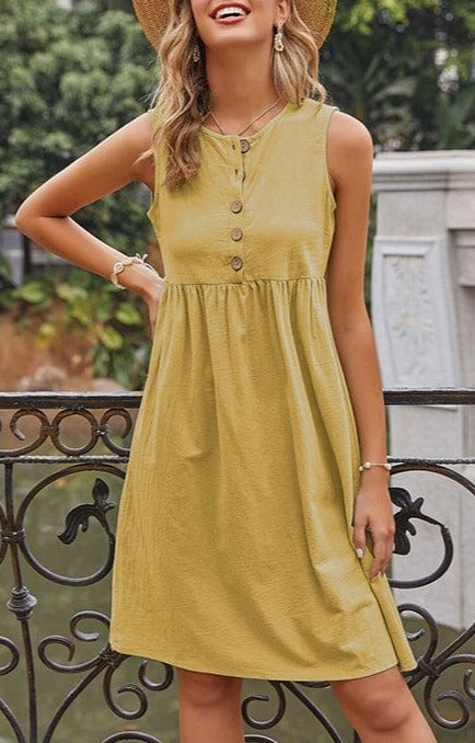 Vestido imperio con detalle de botones fruncidos 