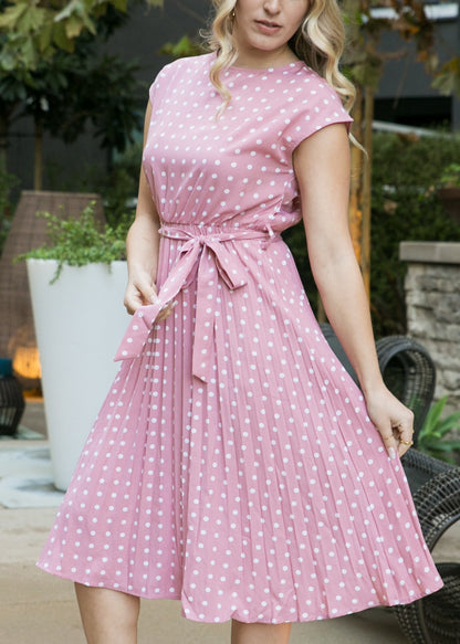 Vestido de lunares con mangas cortas