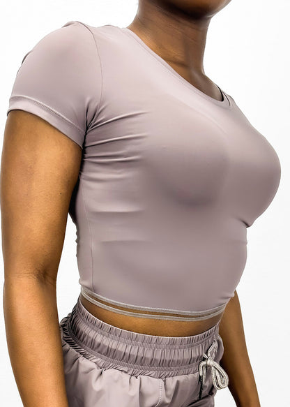 Camiseta ajustada con ribete de malla
