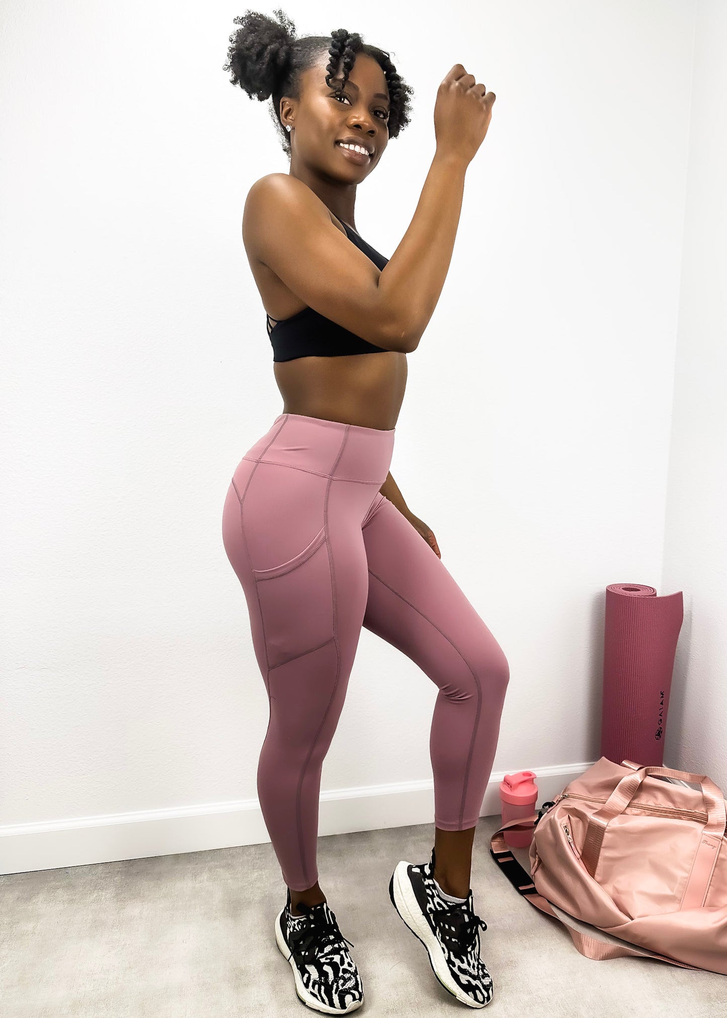 Leggings de tiro medio con costuras elevadas