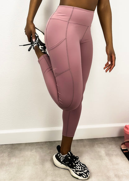Leggings de tiro medio con costuras elevadas