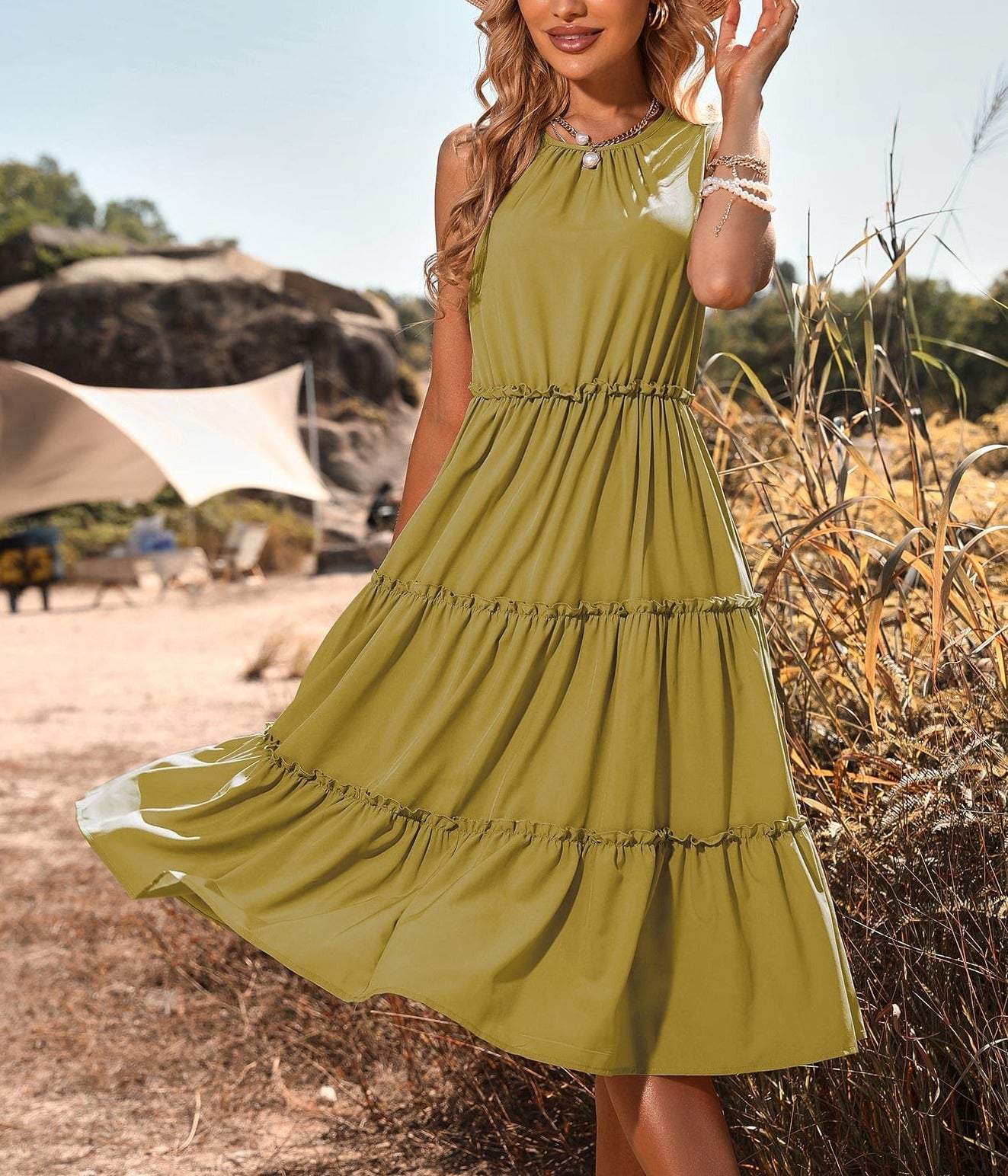 Vestido veraniego de campo con volantes en capas 
