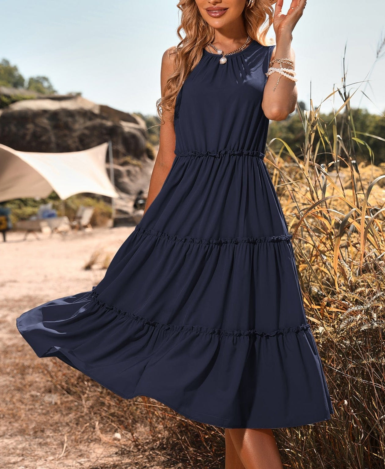 Vestido veraniego de campo con volantes en capas 