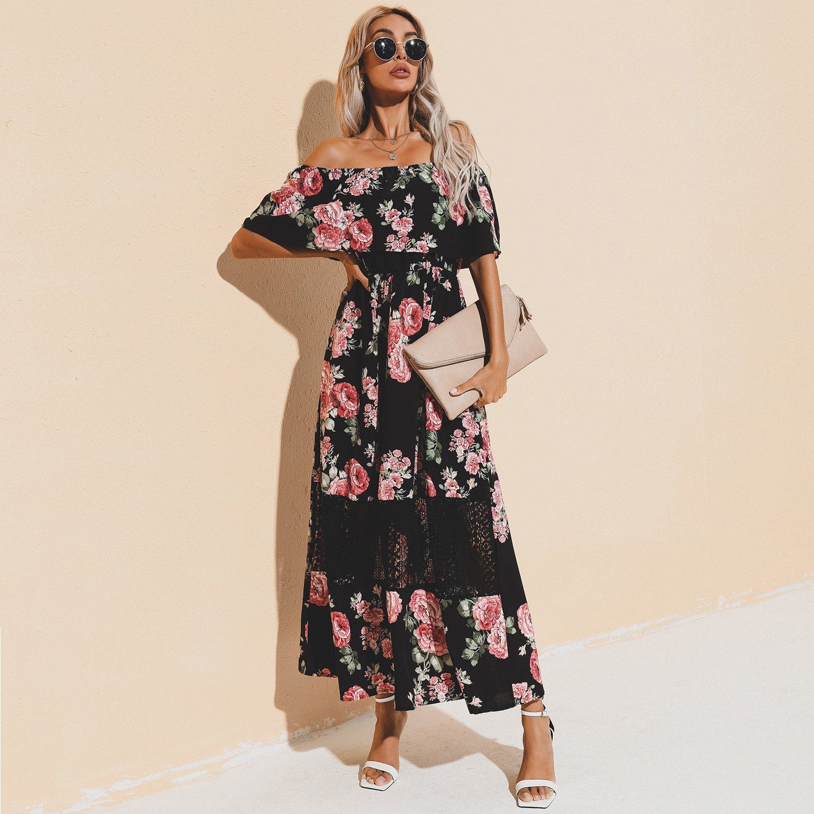 Vestido con detalle de encaje y malla floral