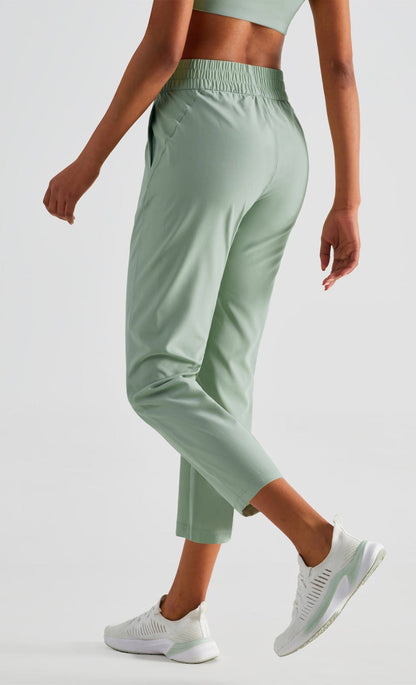 Pantalones de jogging capri ajustados y de tiro alto
