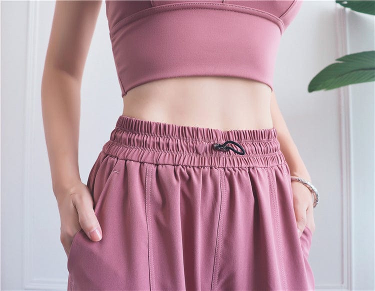 Pantalones de jogging fruncidos con cordón y costuras contorneadas de talle alto