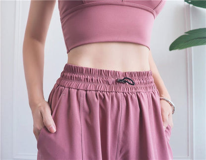 Pantalones de jogging fruncidos con cordón y costuras contorneadas de talle alto