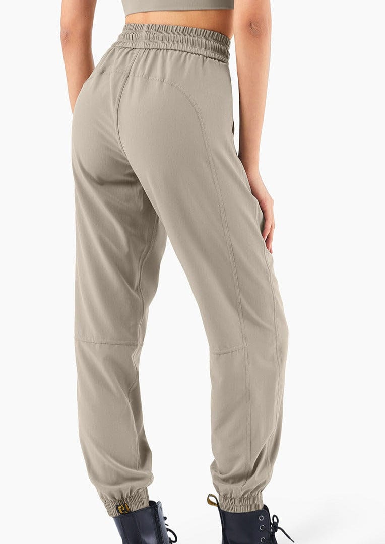 Pantalones de jogging fruncidos con cordón y costuras contorneadas de talle alto