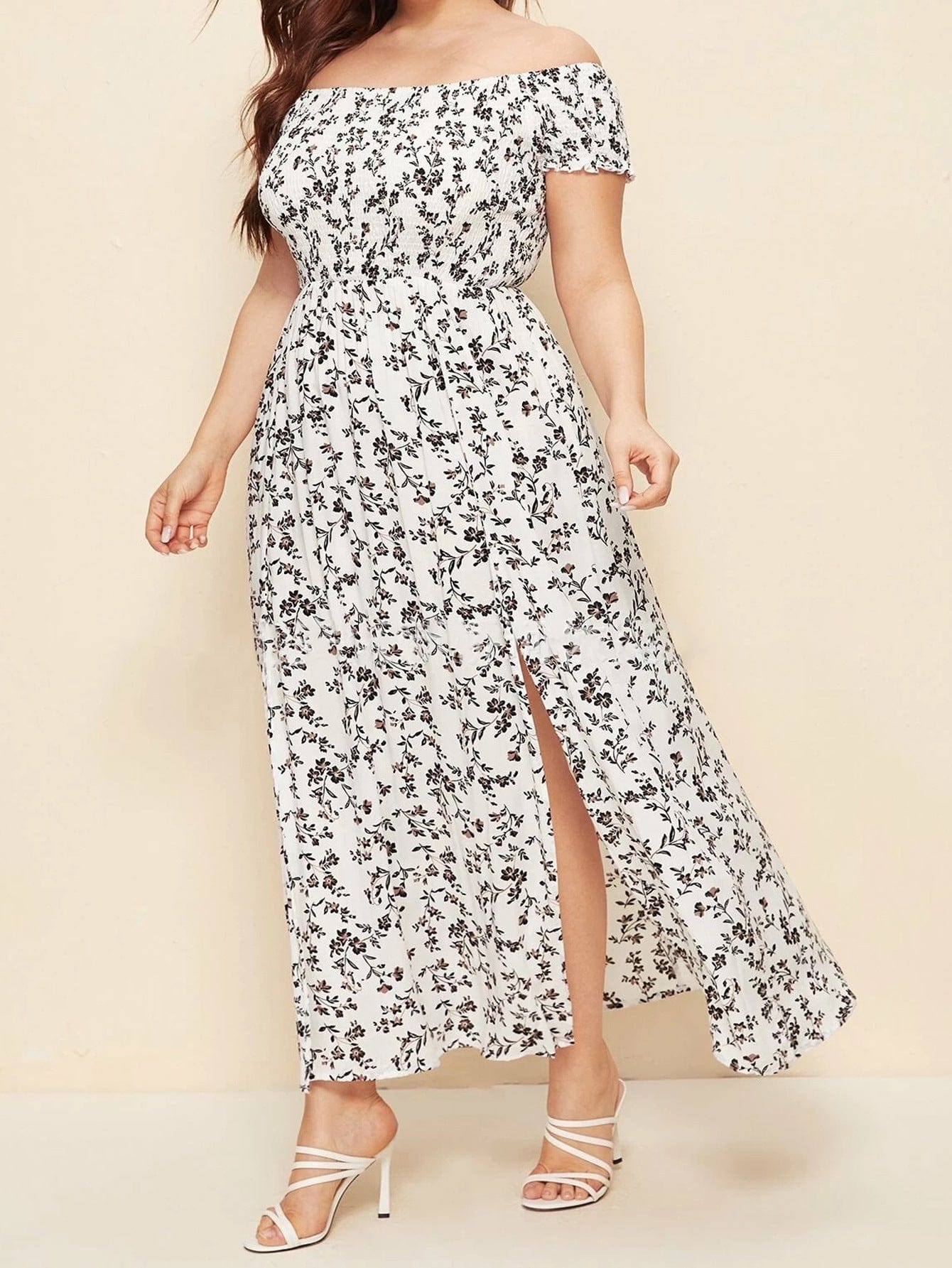Vestido largo floral con hombros descubiertos y talla grande