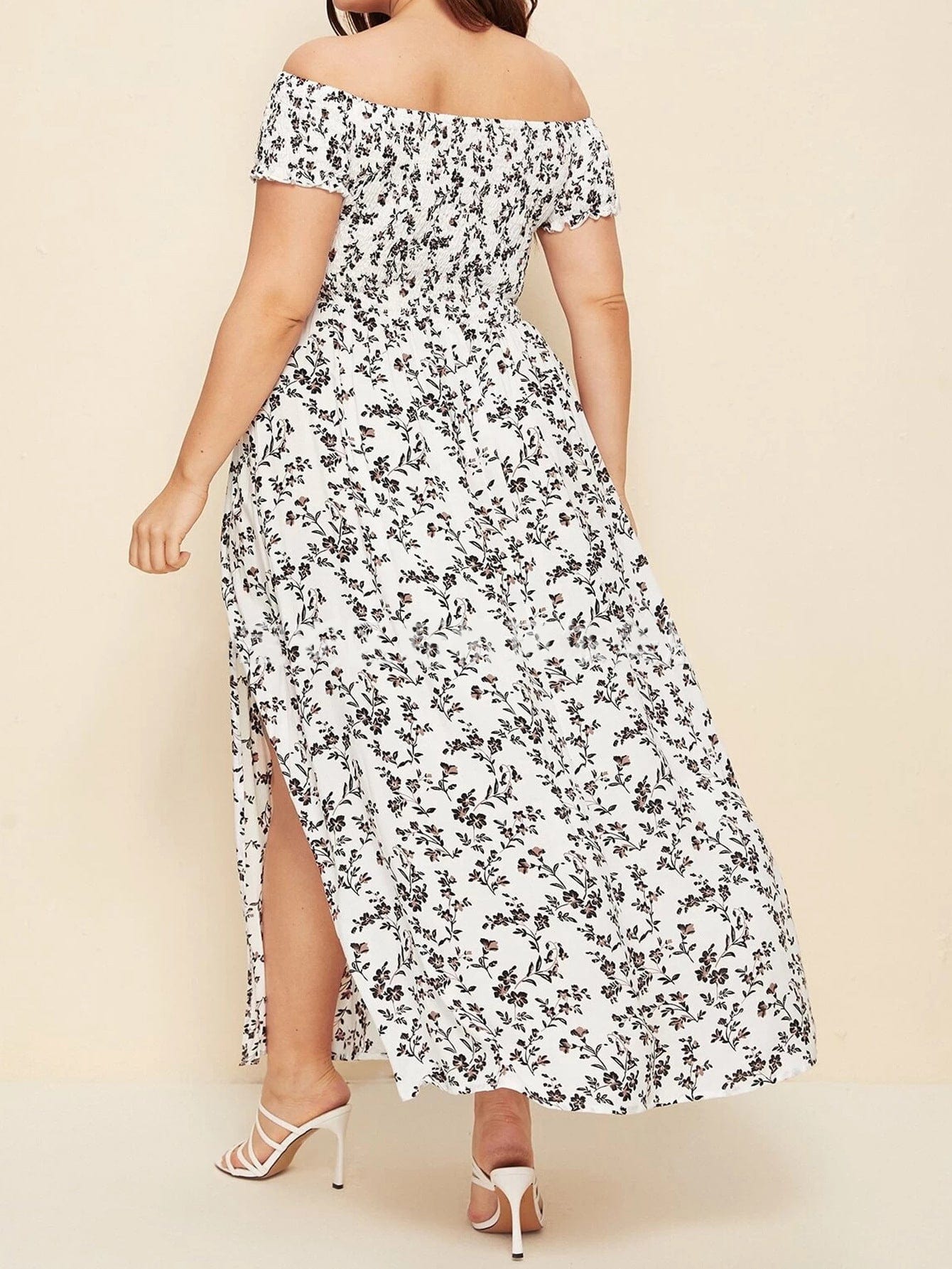Vestido largo floral con hombros descubiertos y talla grande