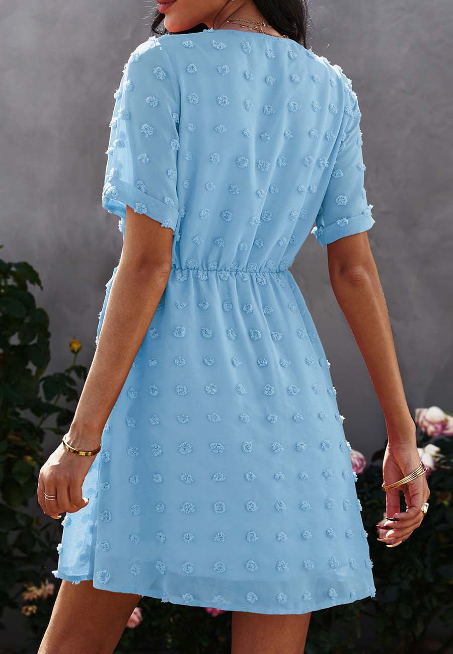 Vestido cruzado de verano con lunares y pinzas