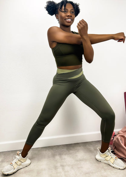 Leggings de cintura alta con diseño cruzado de dos tonos