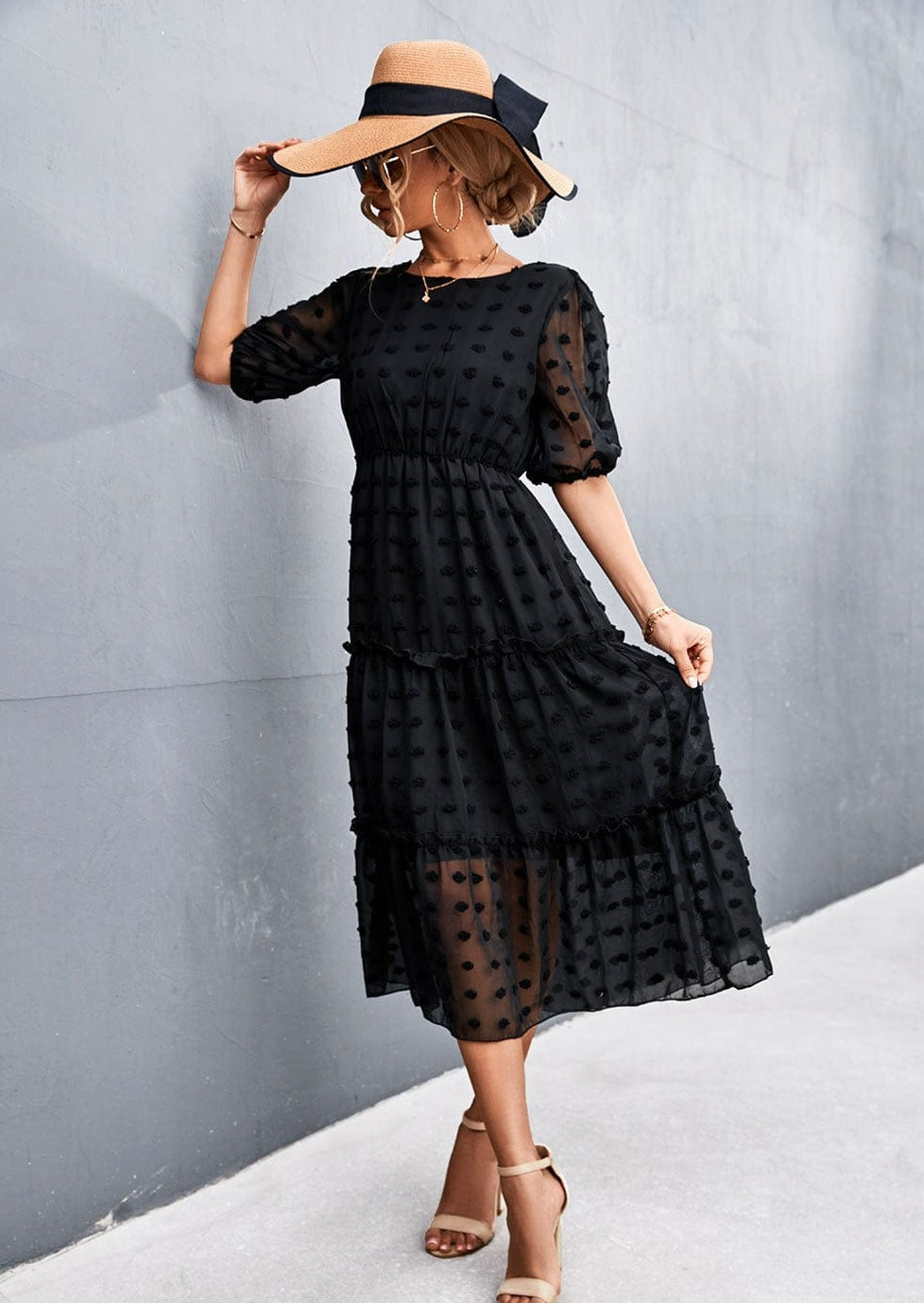 Vestido con capas y lunares con pinzas