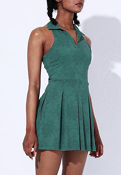 Minivestido deportivo plisado con cuello