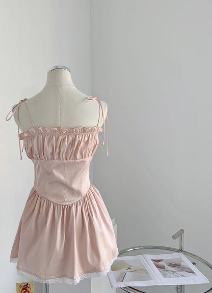 Vestido con ribete de encaje fruncido