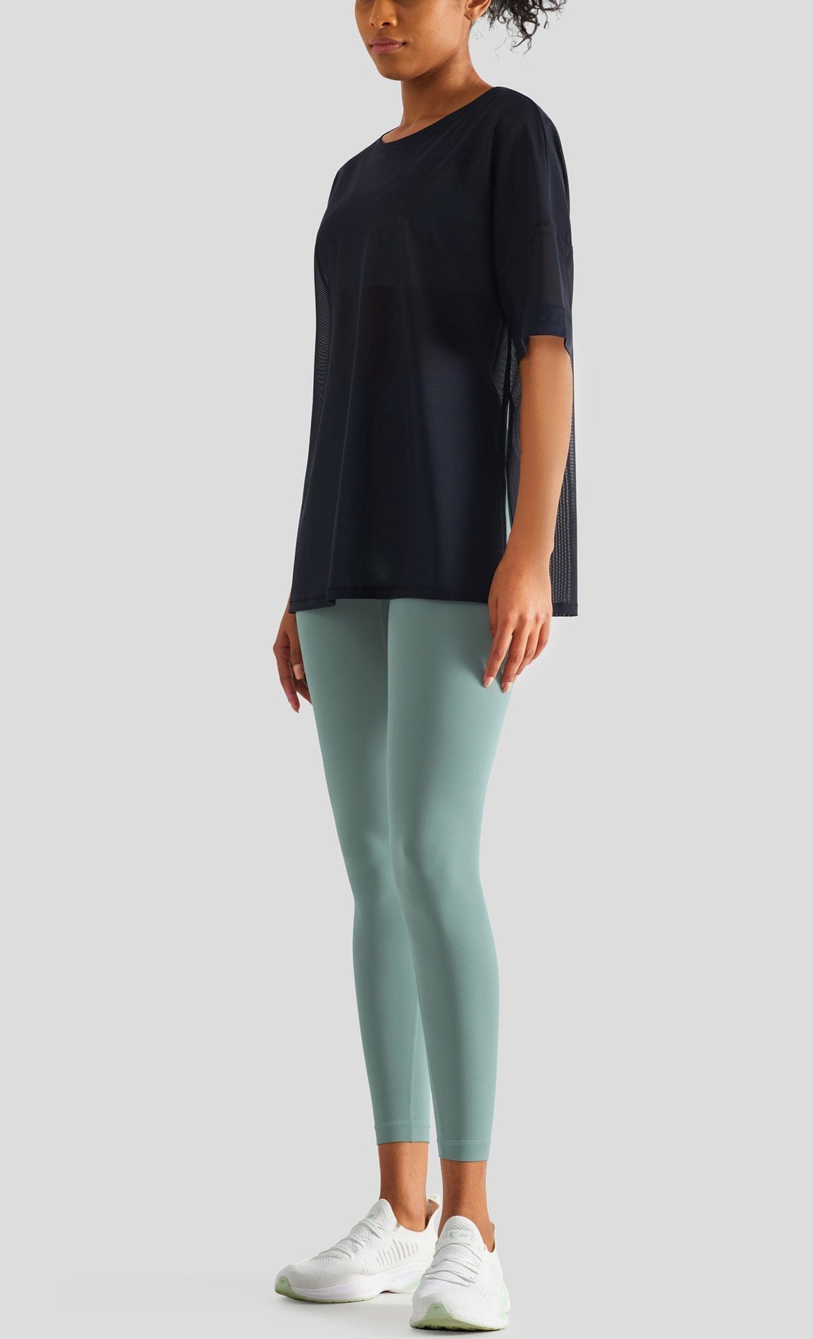 Top y bata deportiva informal con costura de malla