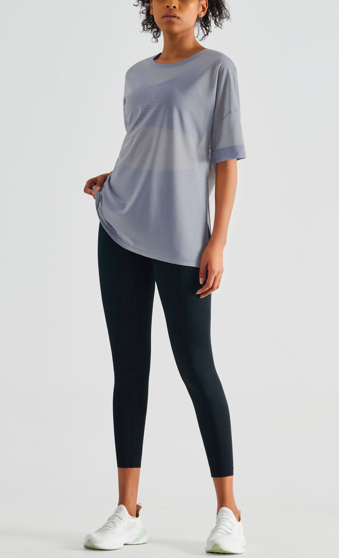 Top y bata deportiva informal con costura de malla