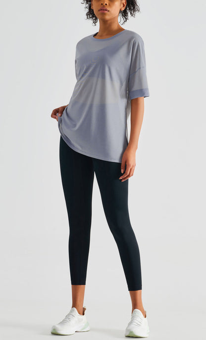 Top y bata deportiva informal con costura de malla