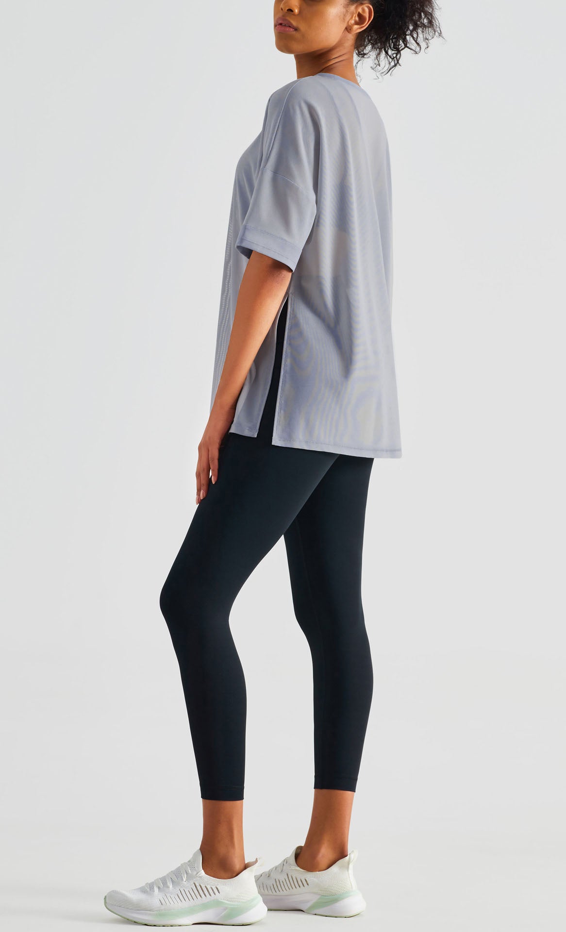Top y bata deportiva informal con costura de malla